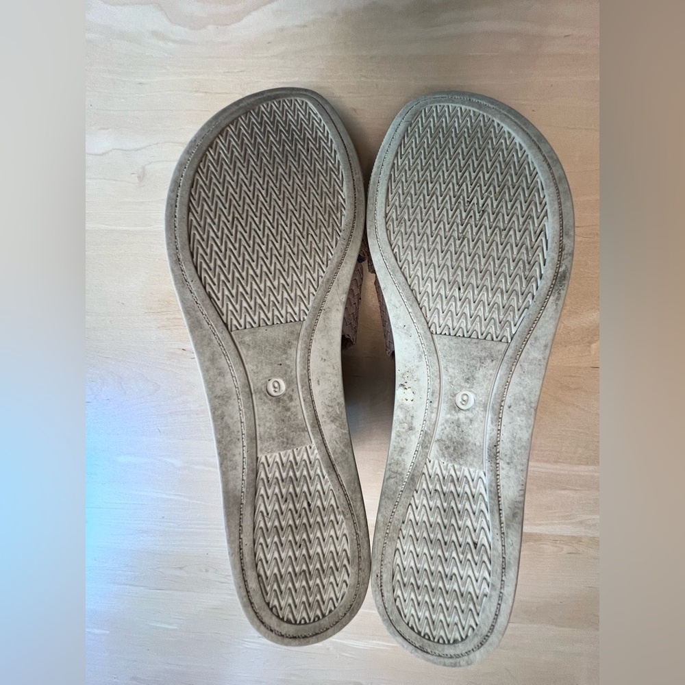 Eileen Fisher Women's Tan Woven Sandals - Picture 7 of 11
